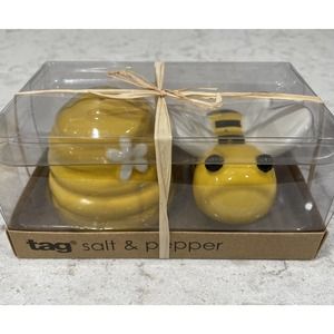 TAG Bumble Bee Salt Pepper Shaker Set Bee Lovers Home Decor Kitchen New in Box